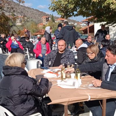 image-372698 kozan.gr: Tσιγαρίδες, κρασί και τραγούδι στο σημερινό, 30/10, αντάμωμα Διλοφιτών στο Δήμο Βοΐου, στην πλατεία του χωριού (Βίντεο & Φωτογραφίες)