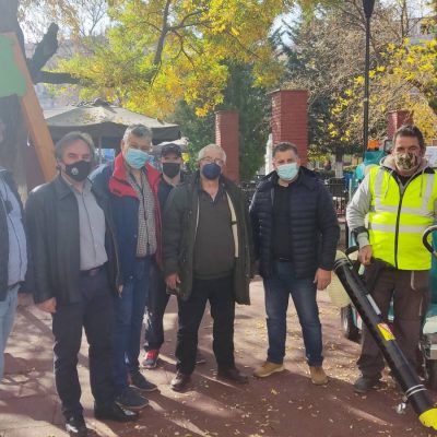 image-374266 kozan.gr: Πτολεμαίδα: Επίδειξη μηχανήματος (ηλεκτρικού απορροφητήρα φύλλων), από εταιρεία που το εμπορεύεται, σε αυτοδιοικητικούς από το Δήμους Εορδαίας, Αμυνταίου & Φλώρινας (Βίντεο)