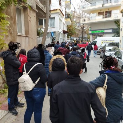image-375344 Επιστολή αγανάκτησης στο Kozan.gr, από συμπολίτη μας, πατέρα μαθητή, για τις τεράστιες ουρές μαθητών στον ΕΟΔΥ: “Καταλαβαίνω ότι πρέπει να τηρηθούν τα πρωτόκολλα όμως αυτό που συμβαίνει είναι απαράδεκτο. Ταλαιπωρούν μαθητές και γονείς με ό,τι συνεπάγεται “