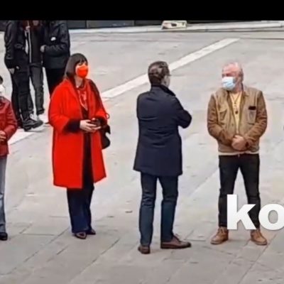 image-375685 kozan.gr: Ο Δήμαρχος Κοζάνης Λ. Μαλούτας πήγε να καταθέσει στεφάνι και διαπίστωσε πως δεν υπήρχε γι’ αυτόν – Η αμήχανη αντίδρασή του (αρχικά) κι η ενόχλησή του στη συνέχεια (Βίντεο)