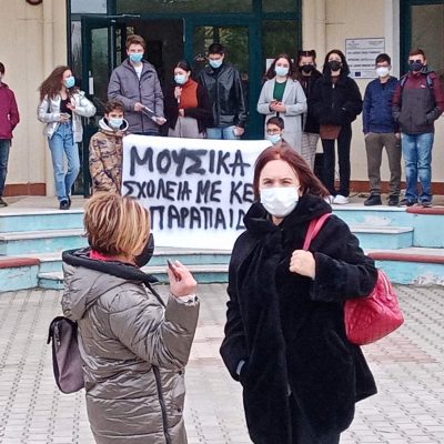 image-376146 Καλλιόπη Βέττα: Οι μαθήτριες και οι μαθητές των Μουσικών Σχολείων δεν πρέπει να αντιμετωπίζονται ως παιδιά ενός κατώτερου Θεού – Επίσκεψη στο Μουσικό Σχολείο Πτολεμαΐδας»