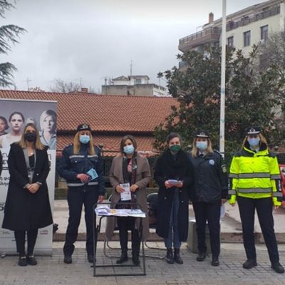 image-377116 kozan.gr: Κοζάνη: Διένειμαν έντυπο υλικό & παρείχαν ενημέρωση σε θέματα εξάλειψης της βίας κατά των γυναικών (Βίντεο)