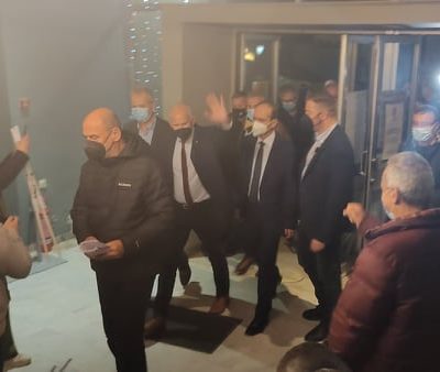 image-377580 kozan.gr: Ο Γ. Παπανδρέου στην Κοζάνη – Φωτογραφίες & βίντεο από την ομιλία – πολιτική εκδήλωση, του Γ. Παπανδρέου, στην Αίθουσα Τέχνης (Πάρκο Αγίου Δημητρίου), στην Κοζάνη – Ενός λεπτού σιγή για την αείμνηστη Φ. Γεννηματά