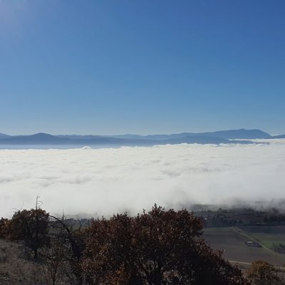image-379102 kozan.gr: Πυκνό πέπλο ομίχλης “σκέπασε” όλη τη περιοχή από το ύψος των Πετρανών προς όλο το Δήμο Σερβίων (Βίντεο)