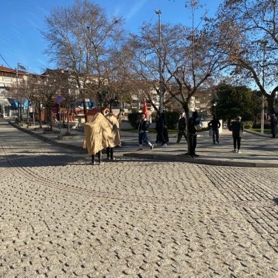 image-383846 kozan.gr: Αιανή: Με τη συμμετοχή, λίγων, μικρών παιδιών, αναβίωσε και φέτος, παραμονή Πρωτοχρονιάς, το έθιμο της καμήλας (Φωτογραφίες & Βίντεο)