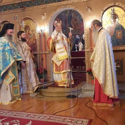 image-384676 kozan.gr: Φωτογραφίες από τη σημερινή (9/1) αρχιερατική Θεία Λειτουργία του Ιερού Ναού Αγίου Παντελεήμονα Ποντοκώμης στην οποία χοροστάτησε ο Μητροπολίτης Σερβίων και Κοζάνης κ.κ. Παύλος