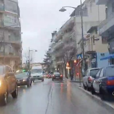 image-384883 Kozan.gr: Κοζάνη: Ώρα 08:10 π.μ: Πρωινές εικόνες, με την κίνηση στους δρόμους της πόλης, με αφορμή την πρώτη μέρα λειτουργίας των σχολείων μετά τις γιορτές των Χριστουγέννων και της Πρωτοχρονιάς (Βίντεο)