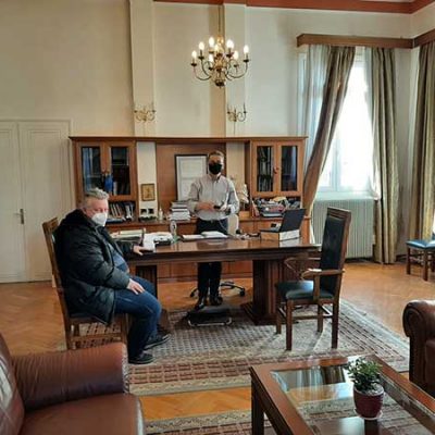 image-385586 Ψήφισμα διαμαρτυρίας από κατοίκους και αγρότες του Δρεπάνου: Γιατί μειώνετε τους κατοίκους;-Λάζαρος Μαλούτας: « Εγώ ήρθα στο Δρέπανο και δεν μπόρεσα να μπω στο σχολείο. Εσείς ήρθατε μέσα και κάτσατε» (Bίντεο)