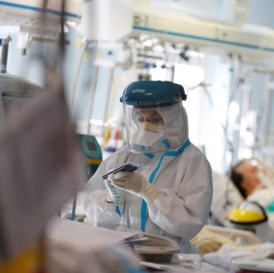 image-386326 1.500 άνθρωποι χάθηκαν από κορονοϊό από την αρχή του χρόνου – Περιοχές με θλιβερά «πρωτεία» στους θανάτους – Σε ποια θέση βρίσκεται η Π.Ε. Κοζάνης