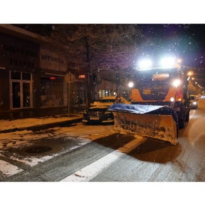 image-387007 Στους δρόμους τα εκχιονιστικά του Δήμου Γρεβενών – Χιόνια και ψύχος έφερε η “Ελπίδα” (Βίντεο & Φωτογραφίες)