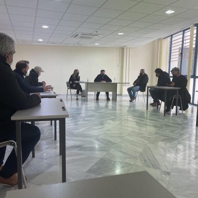 image-387502 Αντίθετη η Περιφερειακή Αρχή στην άναρχη τοποθέτηση Φωτοβολταϊκών εγκαταστάσεων και Αιολικών πάρκων – Σύσκεψη του Περιφερειάρχη Γ.Κασαπίδη και της Αντιπεριφερειάρχη Πράσινου Μετασχηματισμού, Επιχειρηματικότητας και Μεταφορών Ε.Ντιό με τον Δήμαρχο Βοΐου Χ.Ζευκλή και τους Προέδρους κοινοτήτων