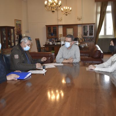 image-387751 Δήμος Κοζάνης: Υπογραφή σύμβασης για εργασίες διαμόρφωσης των κοιμητηρίων Ρυμνίου
