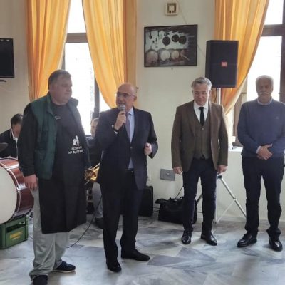 image-438008 kozan.gr: Πολύ κέφι και χορός στην γουρνοχαρά στον Πελεκάνο Βοΐου, που πραγματοποιήθηκε την Κυριακή 6/11 (Βίντεο & Φωτογραφίες)