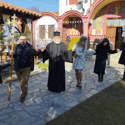 image-448243 Ο κυκλικός παραδοσιακός χορός των Θεοφανείων 2023, στον Άγιο Διονύσιο εν Ολύμπω στο Βελβεντό, της Ιεράς Μητροπόλεως Σερβίων και Κοζάνης (του παπαδάσκαλου Κωνσταντίνου Ι. Κώστα)
