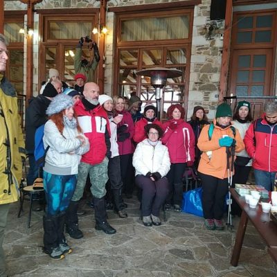 image-452984 Μέλη και φίλοι της Ορειβατικής Λέσχης Εορδαίας έκοψαν, το πρωί της Κυριακής 5/2, τη βασιλόπιτα στην “παγωμένη” Βλάστη Εορδαίας